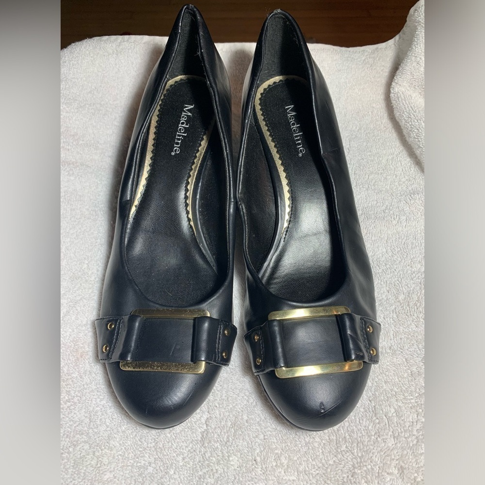Size 8 black Madeline Wedges